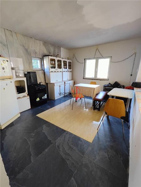 Tamasi-Corbeanca Vila spatioasa cu teren de 1.155 mp